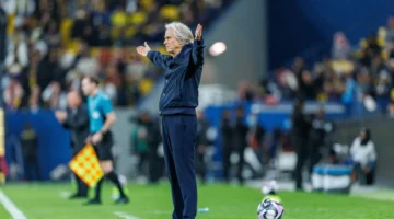 إيقاف لمدة سنة.. خبير قانوني يكشف مفاجأة تهدد مسيرة جيسوس مع الهلال